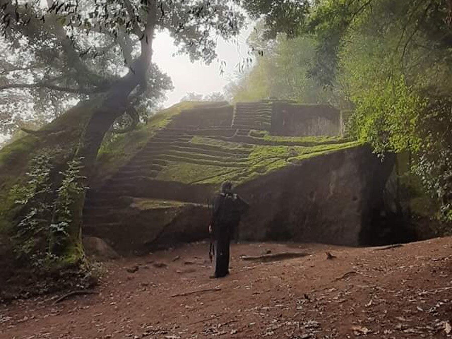 La “Piramide Etrusca”, Santa Cecilia e le Cascate di Chia – 15 maggio 2021