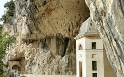 ANNULLATO Fabriano, Le Grotte Di Frasassi e Il Monte Cucco – dal 19 al 21 aprile 2025